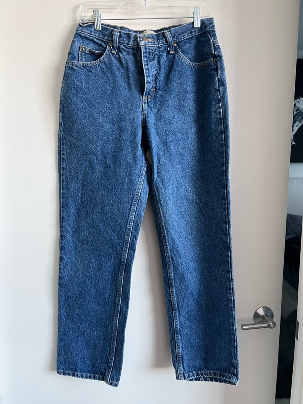 Lee Women's Straight Leg relaxed. Jeans in Dark Blue Denim